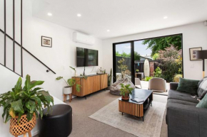 Stylish Rental Merivale - 2BR home